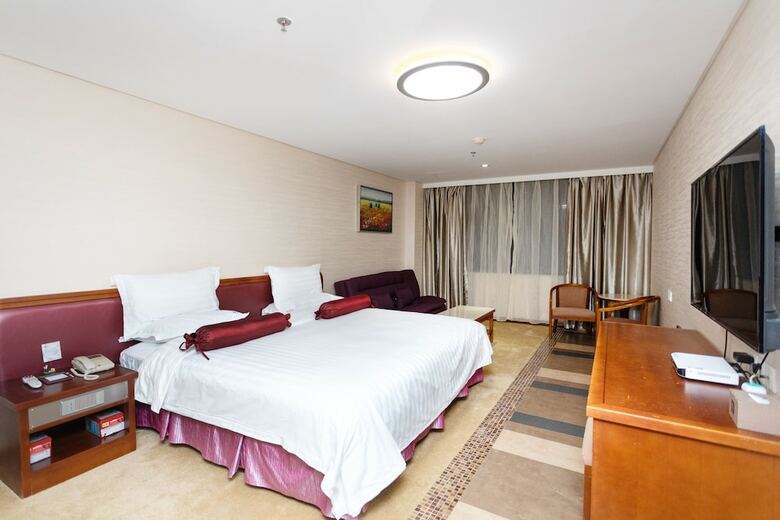 L Hotel Lianhua