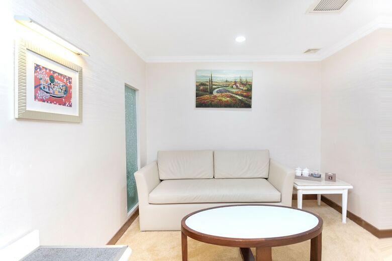 L Hotel Lianhua