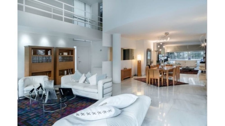 Perfect Athenian Villa