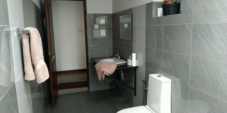 Hotel Negombo Holiday Home
