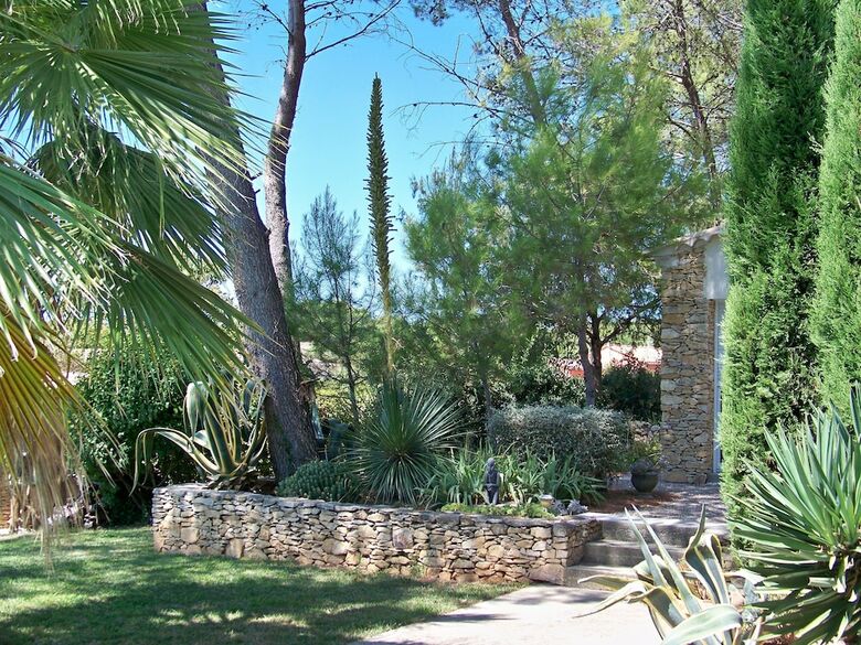 Hotel Sous Les Pins de Nages