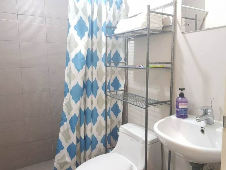 Grand Residences Unit 12n By Comfyrooms