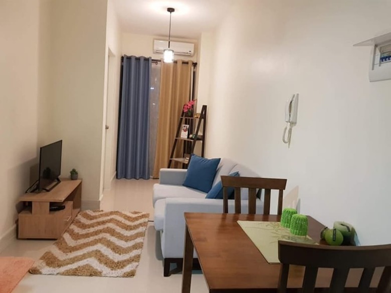 Grand Residences Unit 12n By Comfyrooms