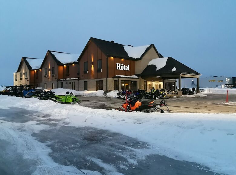 Motel Econo Lodge Inn & Suites