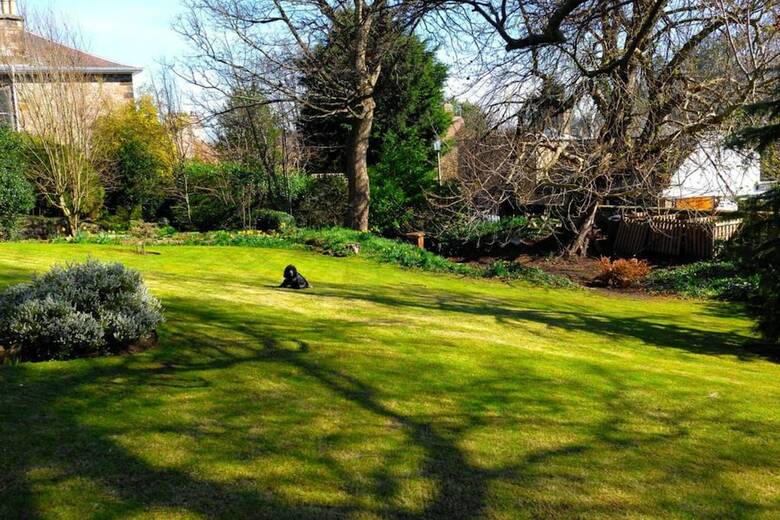 Apartamentos 3 Bedroom Flat In Duddingston Village