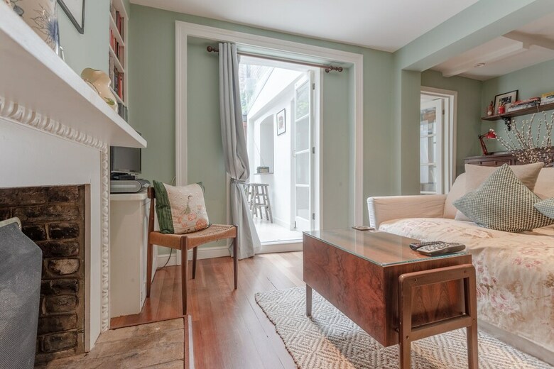 1 Bedroom Apartment In Kennington With Garden
