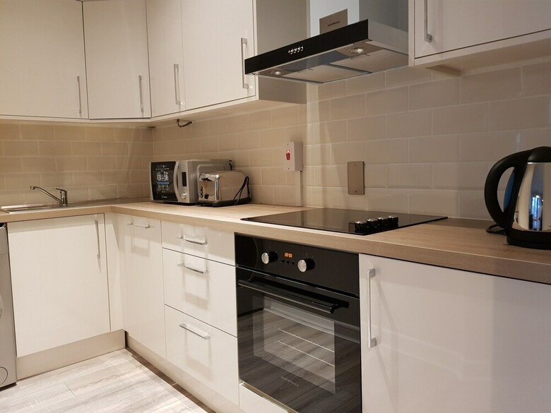 2 Bedroom Apartment Near The 3 Arena