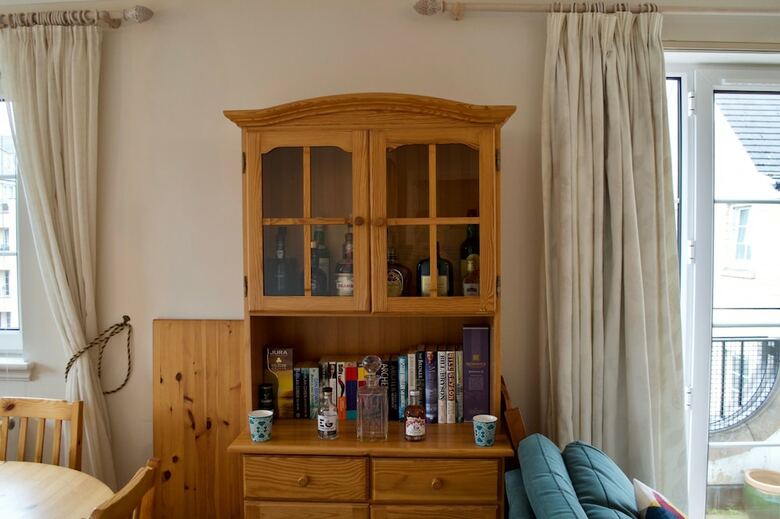 Bright 1 Bedroom Apartment In Edinburgh