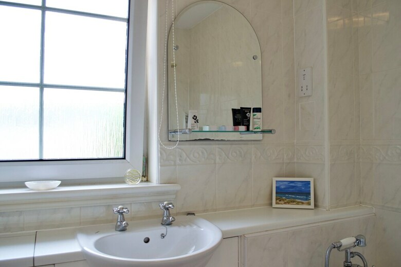 Bright 1 Bedroom Apartment In Edinburgh