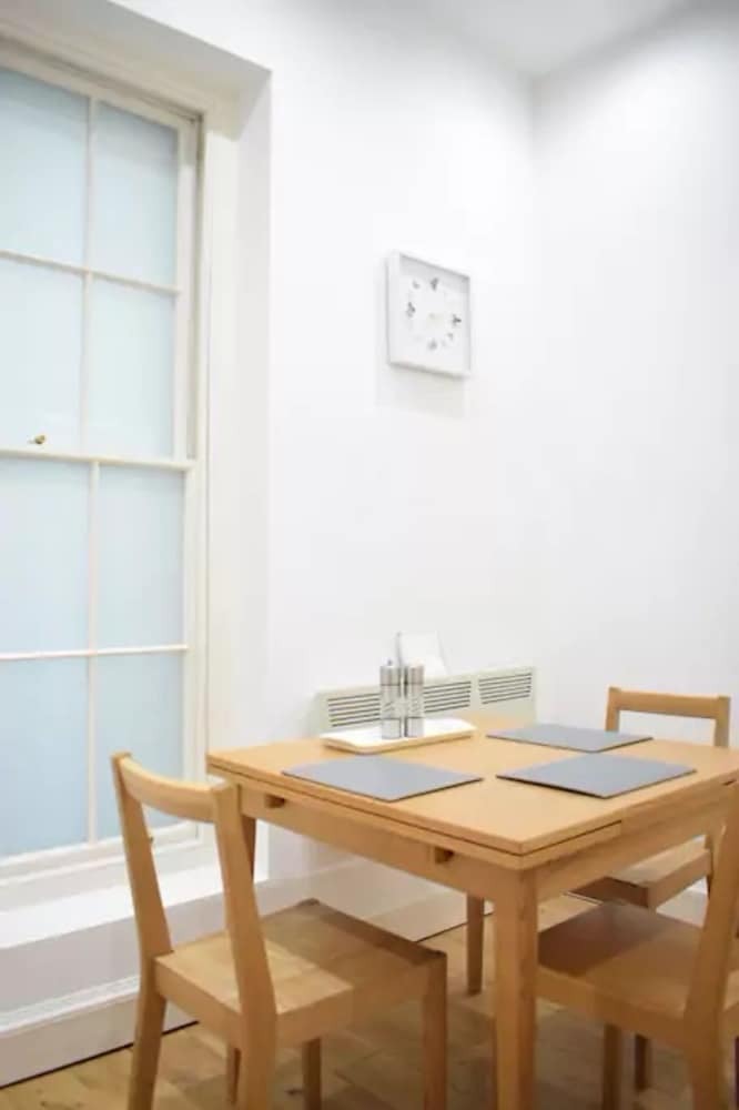 Central Dublin 1 Bedroom Apartment