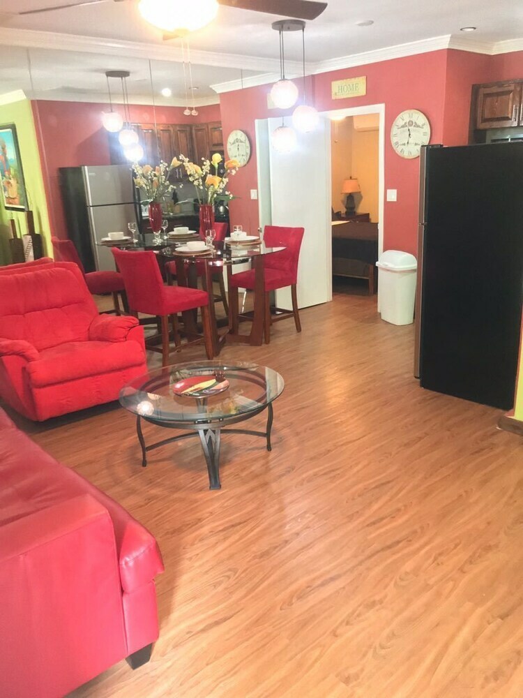 Apartamentos Brownstone Sea Beach