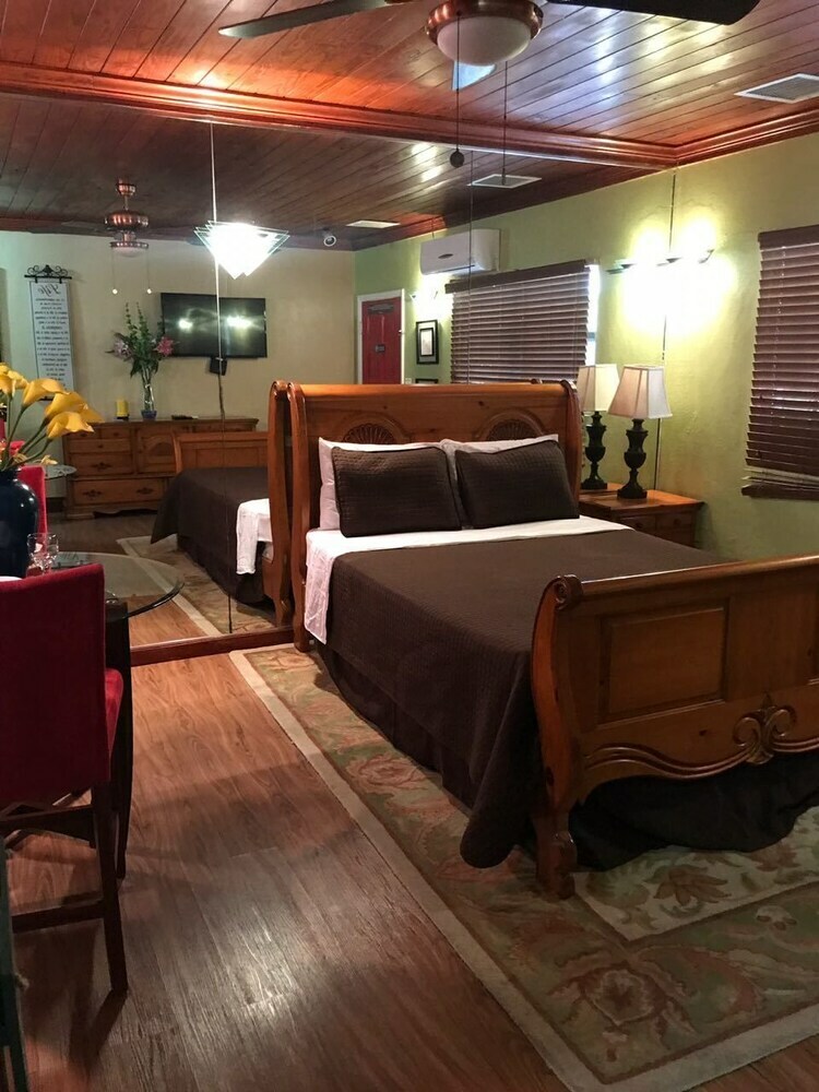 Apartamentos Brownstone Sea Beach