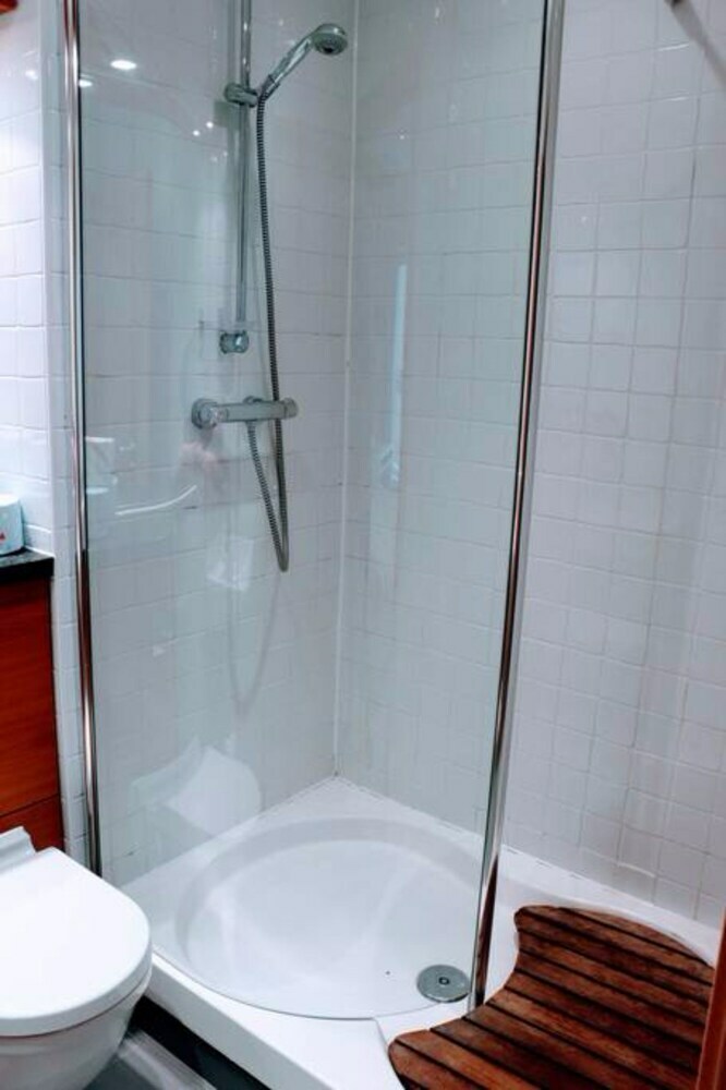 2 Bedroom Apartment With Sea View
