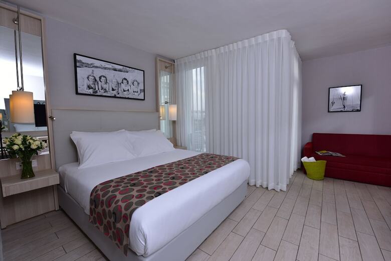 Astral Maris Hotel