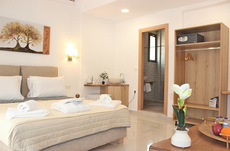 Hotel Deluxe Suites