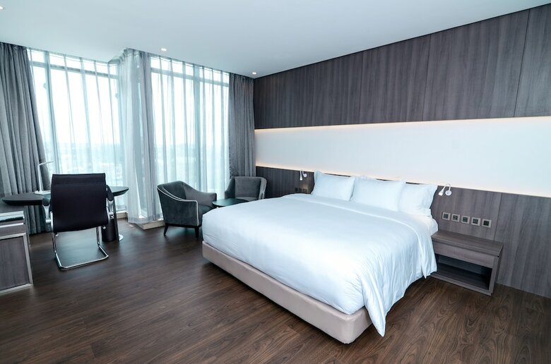 The Mira Central Park Hotel