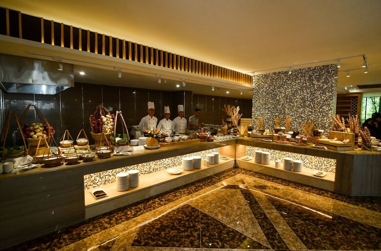 The Mira Central Park Hotel