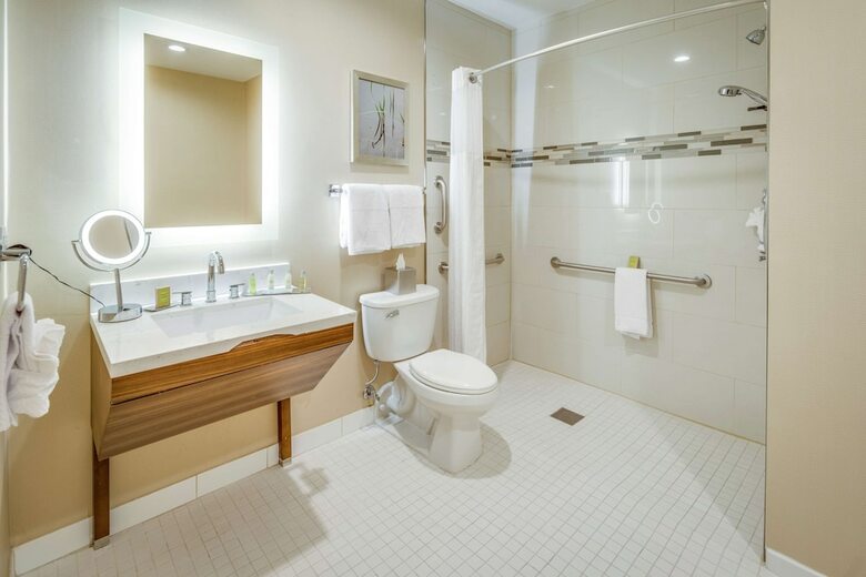 Hotel Doubletree By Hilton Huntington