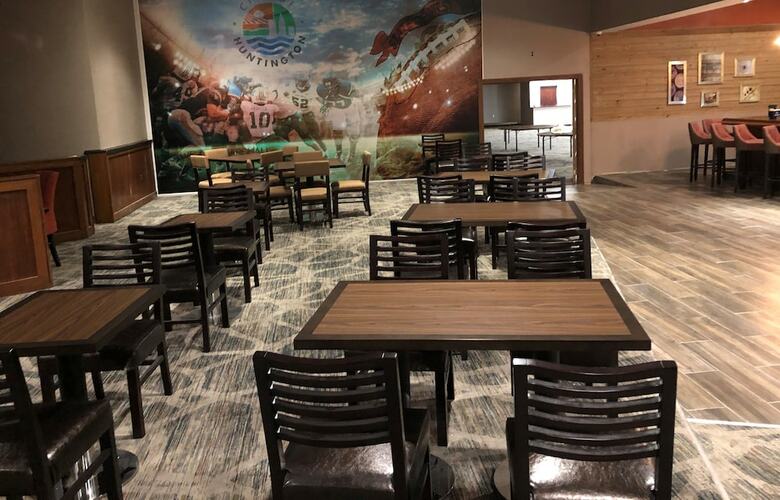 Hotel Doubletree By Hilton Huntington
