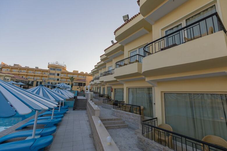 Hotel Sand Beach Resort