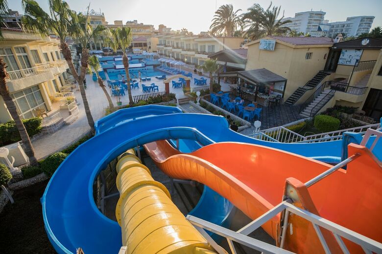 Hotel Sand Beach Resort