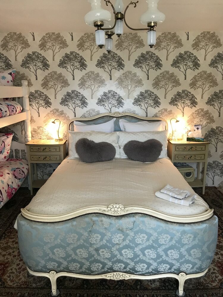 Wisteria House Bed & Breakfast