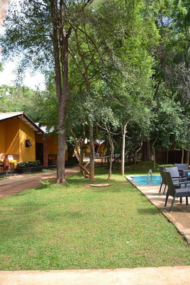 Hotel Ayubowan Resorts