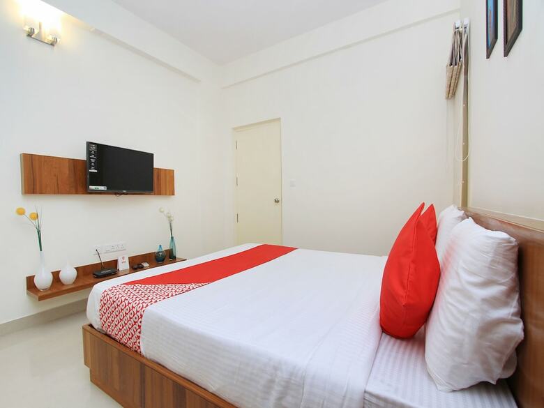 Hotel Oyo 12923 Queen's Castle