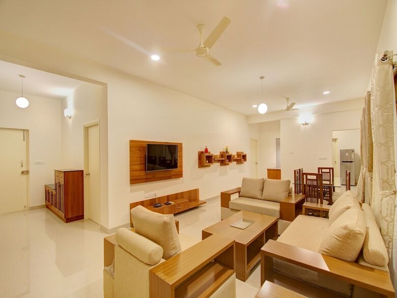 Hotel Oyo 12923 Queen's Castle