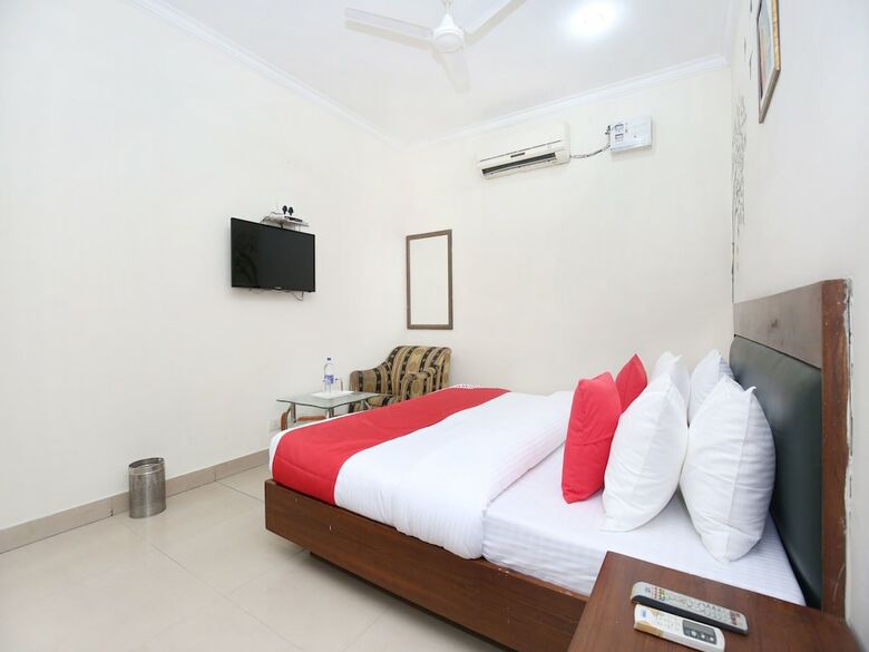 Oyo 1950 Hotel Supreme