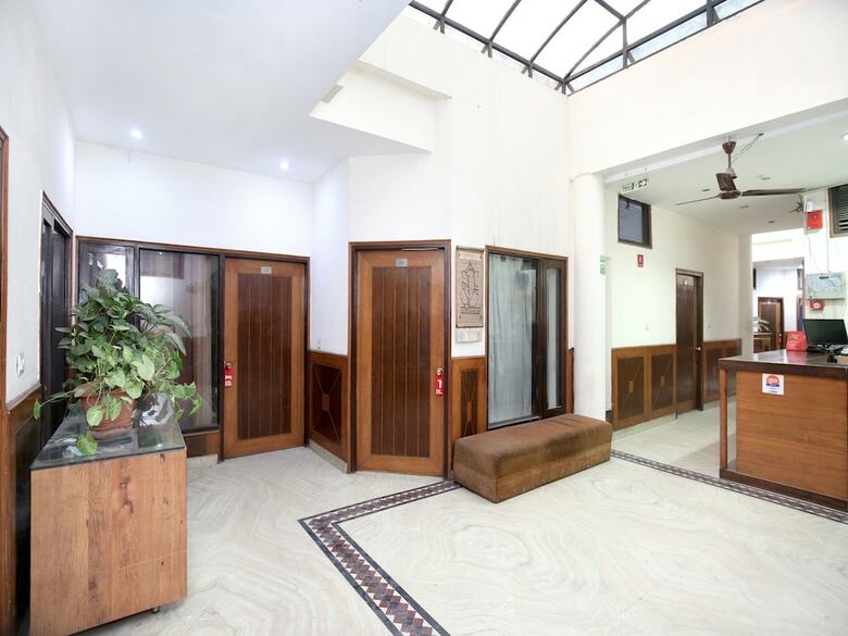 Oyo 1950 Hotel Supreme