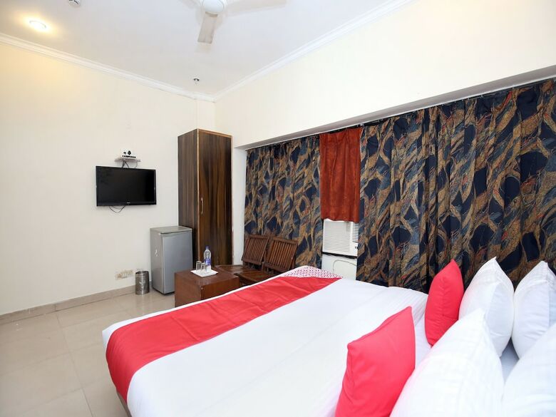 Oyo 1950 Hotel Supreme
