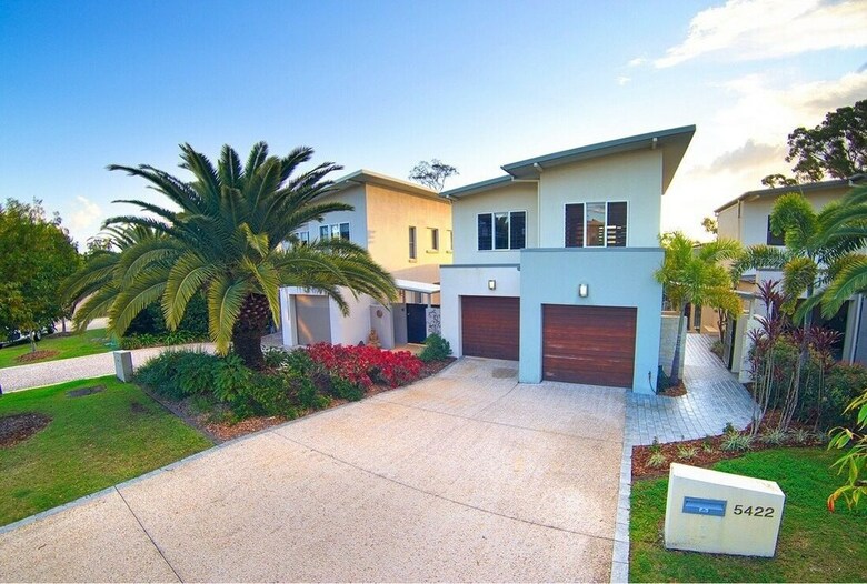 Bayhill Manor In Sanctuary Cove