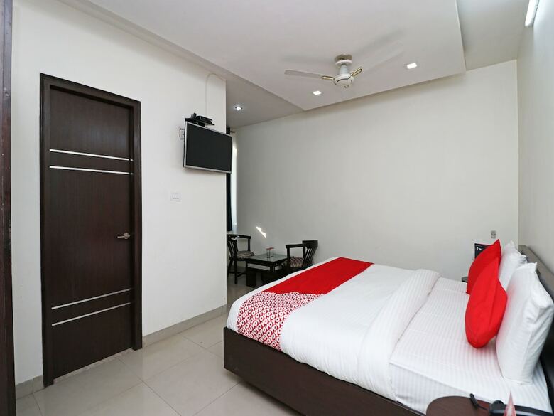 Oyo 6137 Hotel Star
