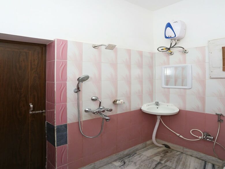 Hotel Oyo 10512 The Extended Stay 2