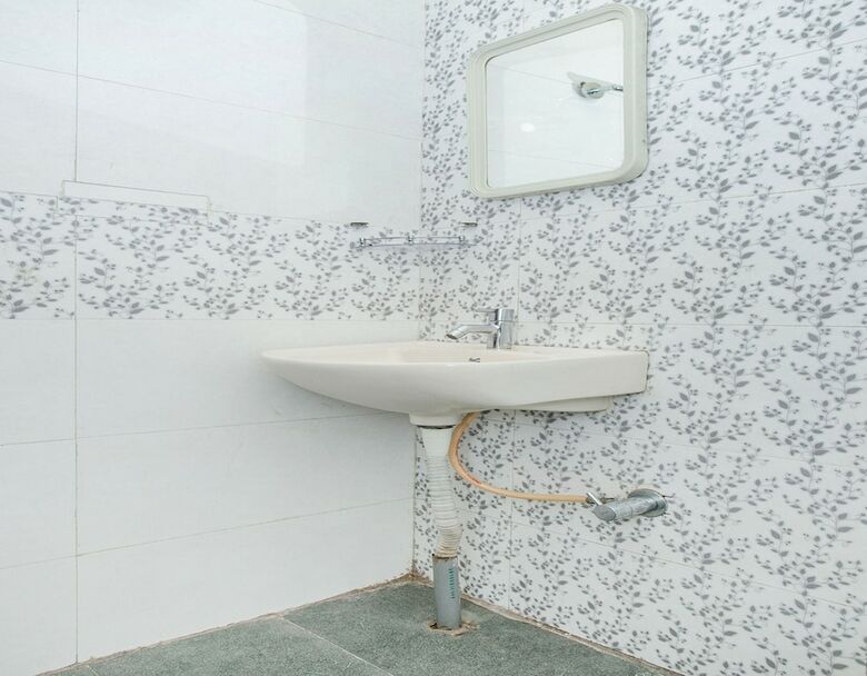Hotel Oyo 13170 Sky Suites