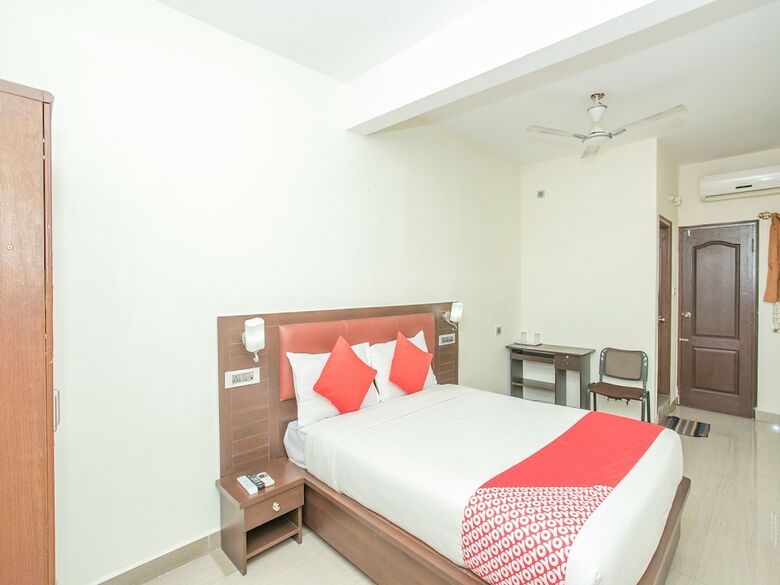 Hotel Oyo 13170 Sky Suites