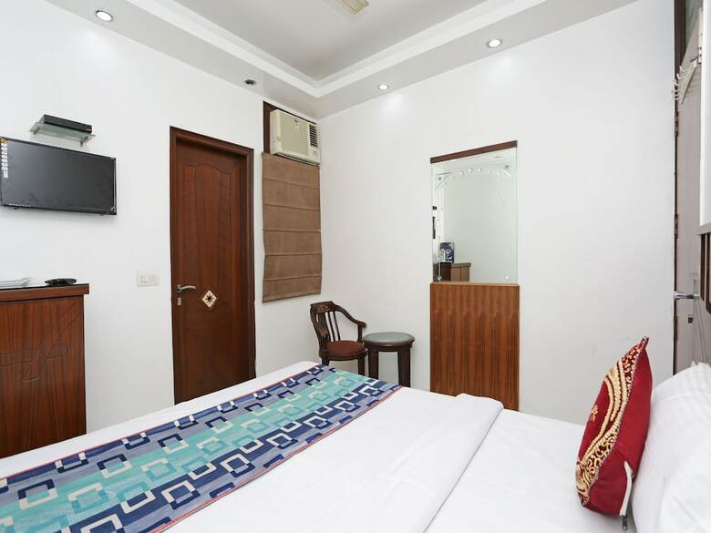 Oyo 1660 Hotel Topaz