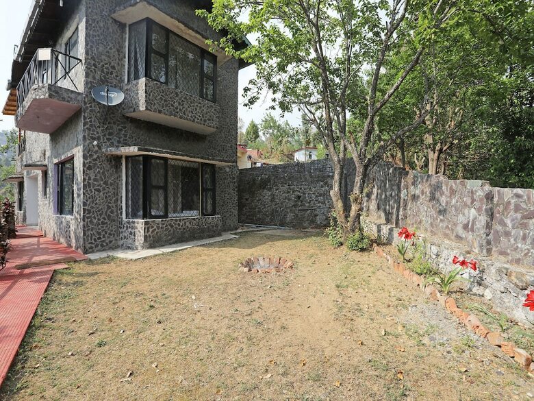 Oyo 13076 Home Boutique 3bhk Villa Bhimtal