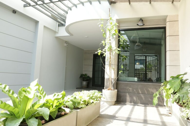 Hotel Neveu Premier Residence