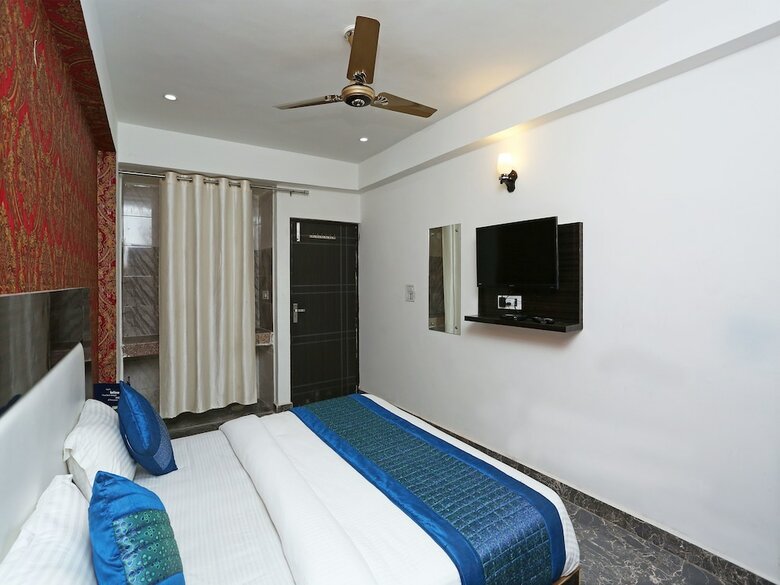 Oyo 11405 Hotel Tej Palace