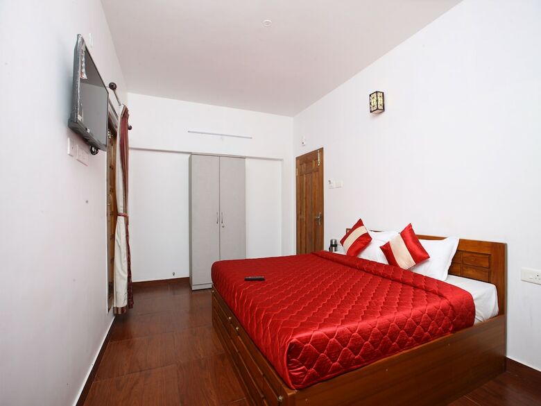 Hotel Oyo 13607 Sri Akilambiga Residency