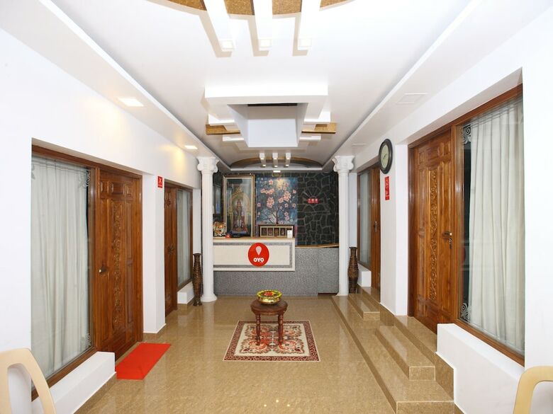Hotel Oyo 13607 Sri Akilambiga Residency