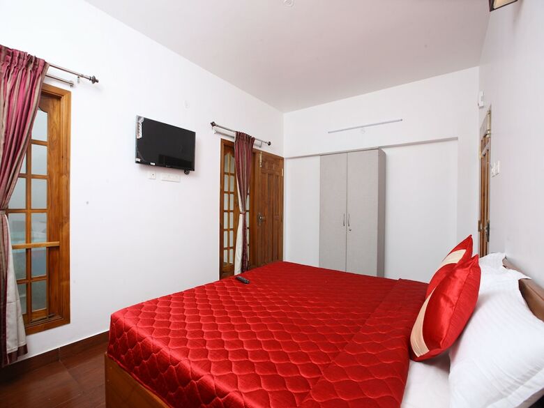 Hotel Oyo 13607 Sri Akilambiga Residency
