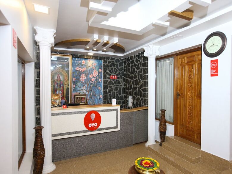 Hotel Oyo 13607 Sri Akilambiga Residency