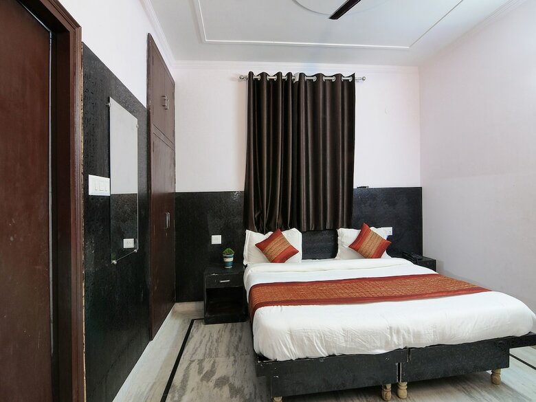 Hotel Oyo 11972 Nirvana Residency