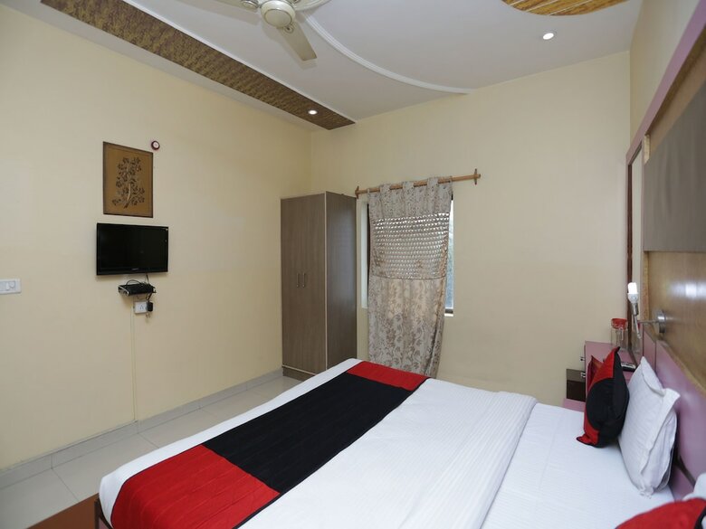 Oyo 12221 Hotel M House
