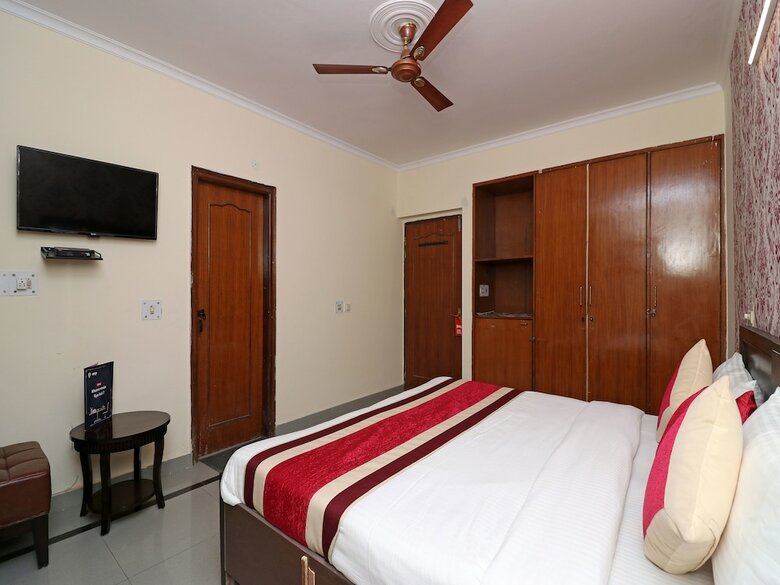 Hotel Oyo 12722 B K House