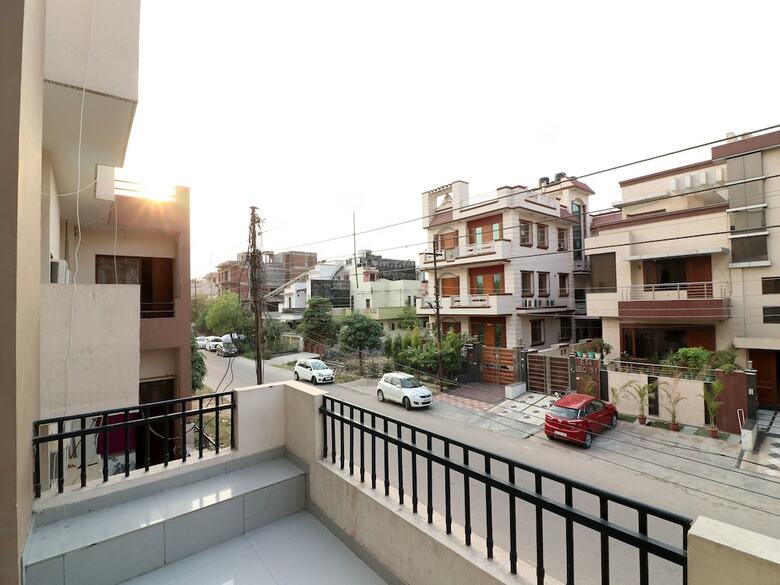 Hotel Oyo 12722 B K House