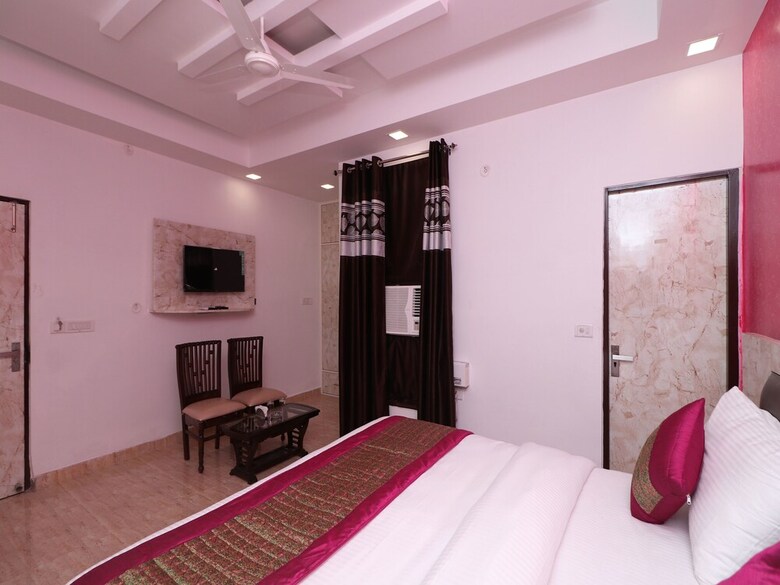 Oyo 12191 Hotel Airlift
